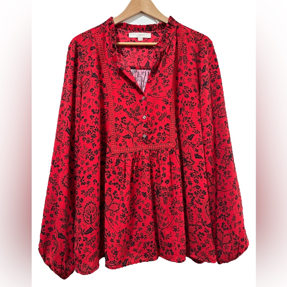 LOFT XL size blouse. Long sleeve floral pattern.